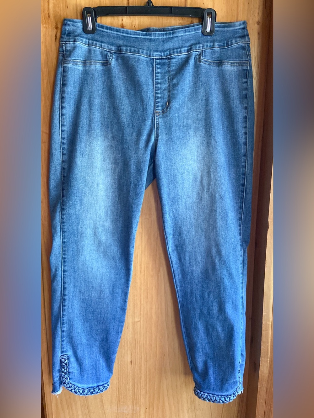 John Mark Braided Hem Crop Jeans Blue Denim Size Large Boho Coastal 
Ankle Pants